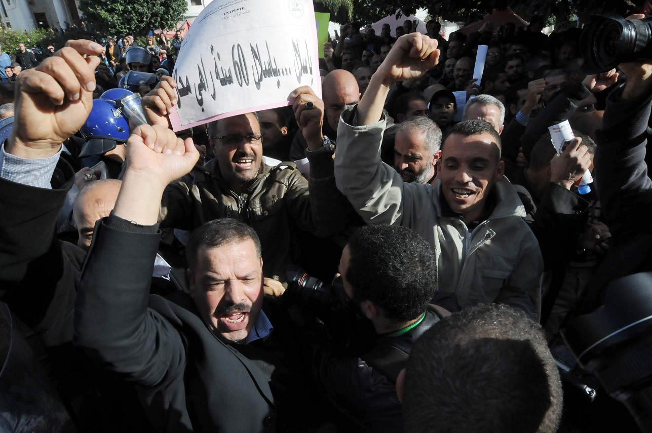 Sit-in de l'intersyndicale à Alger. New Press